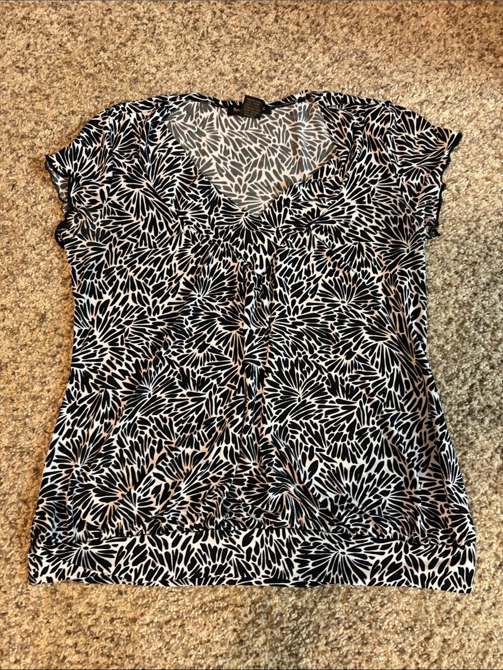 Susan Lawrence Black & White Printed Short-Sleeve V-Neck Top